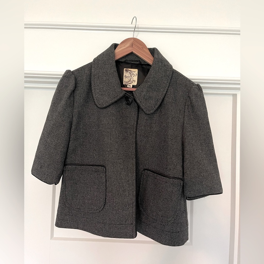 Grey tweed Tulle - boutique brand- cropped jacket with leather piping